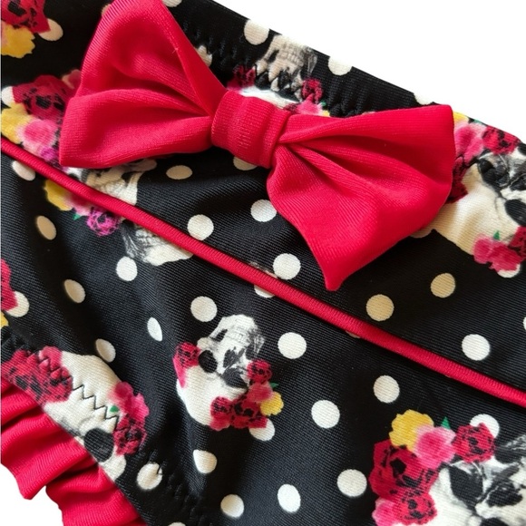 Hot Topic Polka Dot Rose Skull Bikini Sz XS Top M Bottom Black Red Ruffles Bows - Picture 4 of 8